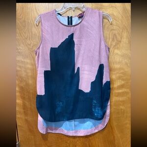 Isle • size small Stylish Sleeveless Top